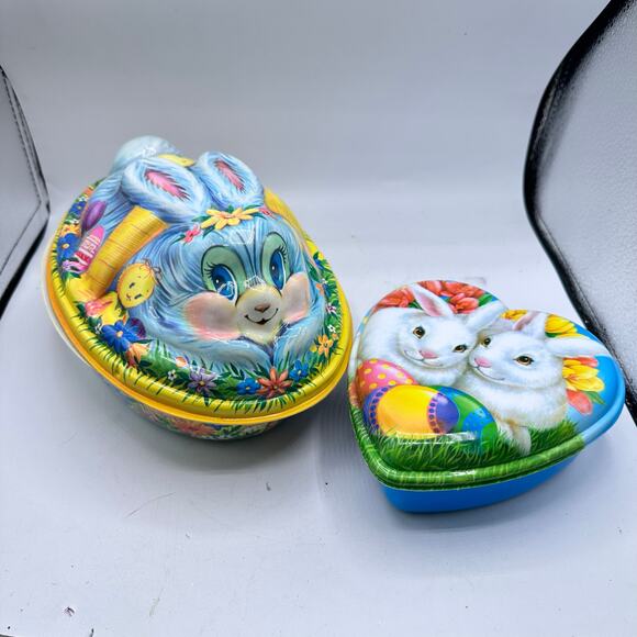 Vintage Plastic Easter Candy Containers set of 2 Bunny - Picture 7 of 15